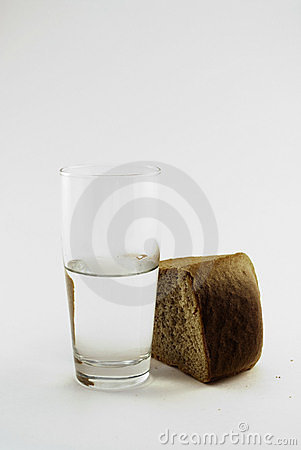 Вода и хлеб